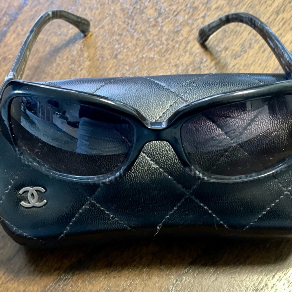 Chanel Sunglasses | Black